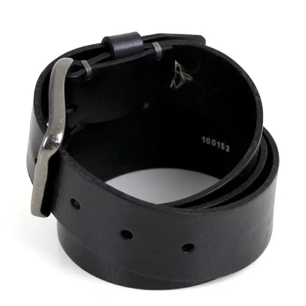 Fossil saddle black